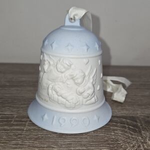 Vintage Jefferson Mint 1990 Bell Blue Ceramic Raised Textured 4"